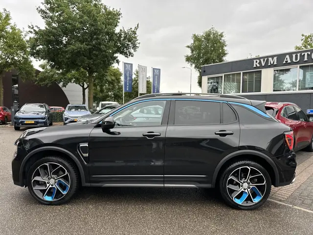 Lynk & Co 01 3