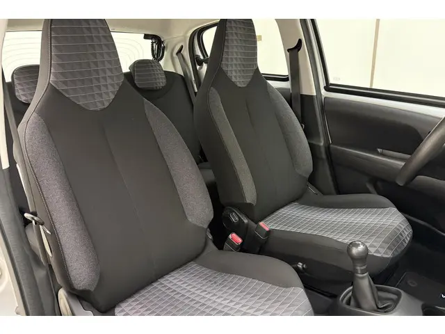 Peugeot 108 1.0 e-VTi Active 2021 Benzine 7