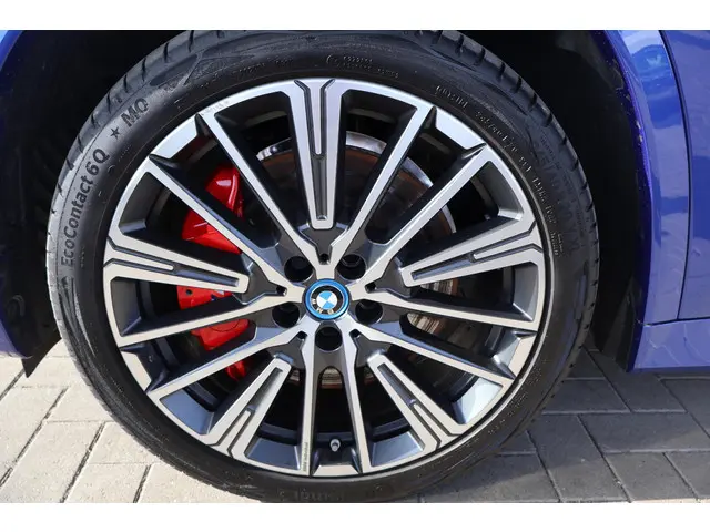 BMW iX1 eDrive20 2025 Elektrisch 8