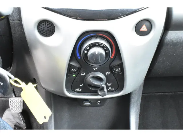 Citroën C1 1.0 e-VTi Feel 2014 Benzine 19