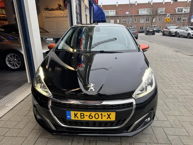 Peugeot 208 1.2 PureTech Roland Garros 2016 Benzine 2