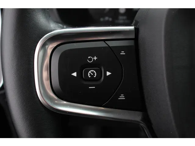 Volvo XC40 1.5 T3 163 pk Automaat Momentum 2021 Benzine 12