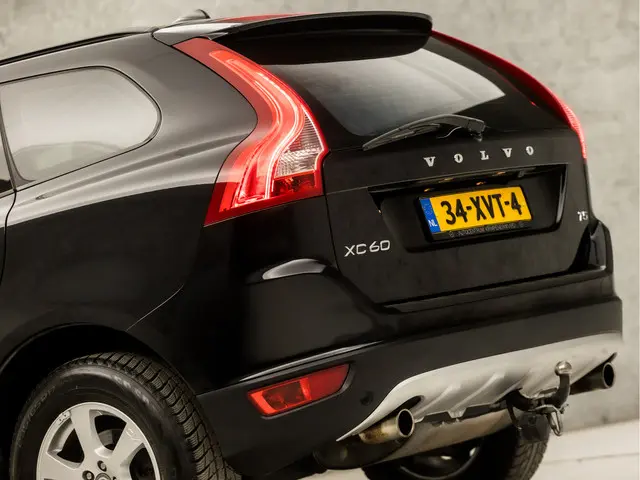 Volvo XC60 2.0 T5 Luxury Sport 2012 Benzine 10