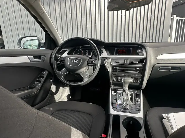 Audi A4 Limousine 1.8 TFSI Advance 2015 Benzine 16
