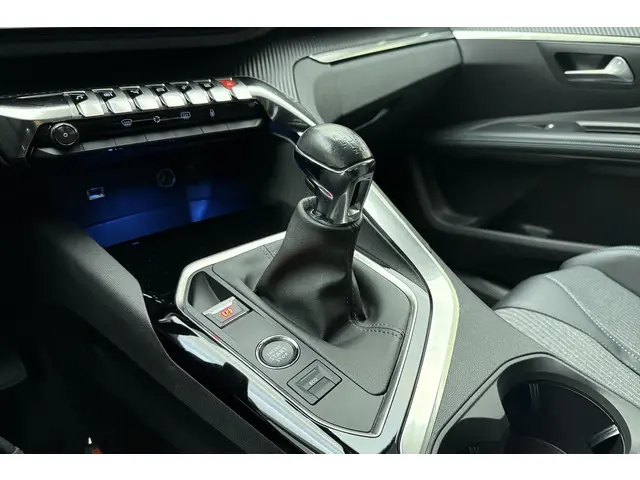 Peugeot 5008 1.2 PureTech Allure 2021 Benzine 29