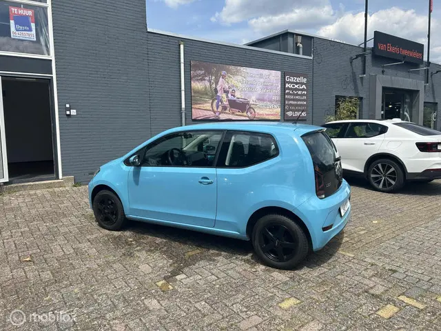 Volkswagen up! 1.0 2023 Benzine 8