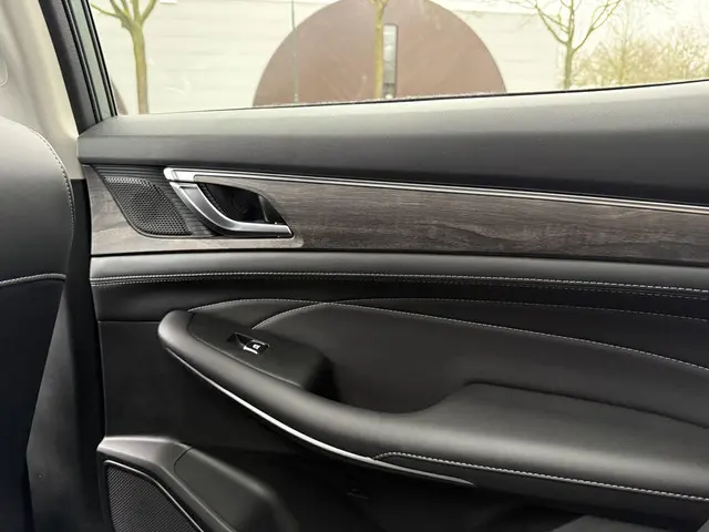 DFSK E5 PHEV 1.5 L2 2025 Hybride Benzine 17