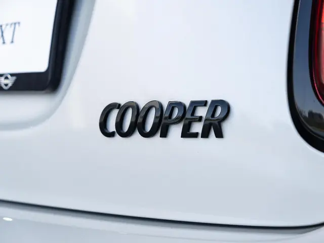 MINI 3-Deurs Cooper Aut. 2023 Benzine 18