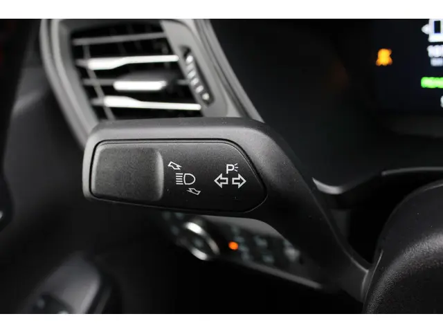 Ford Kuga 2.5 PHEV ST-Line X 2025 Hybride Benzine 17