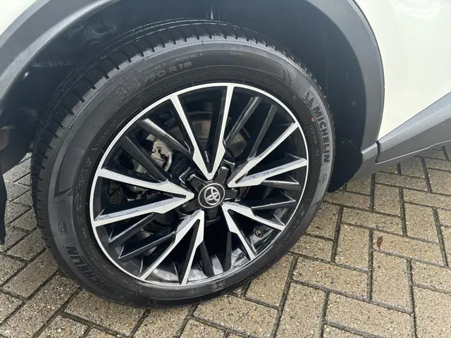 Toyota C-HR 1.8 Hybrid Style Ultimate 2019 Hybride Benzine 9
