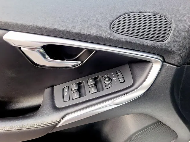 Volvo V40 1.6 T4 R-Design Automaat 2013 Benzine 46