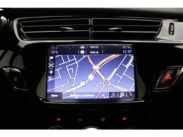 DS DS 3 1.2 PureTech 110pk So Red 2015 Benzine 21