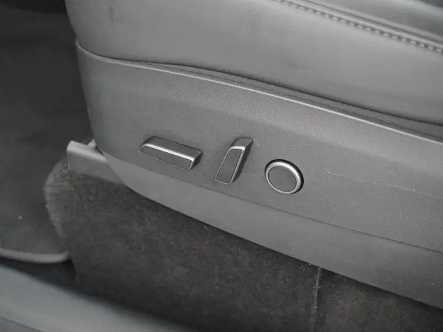 Tesla Model Y Long Range AWD 75 kWh 2021 Elektrisch 19