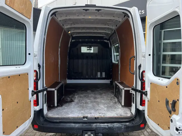 Renault Master T33 2.3 dCi 135 L2H2 Comfort 2021 Diesel 20