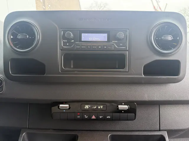 Mercedes-Benz eSprinter 312 2022 Elektrisch 17