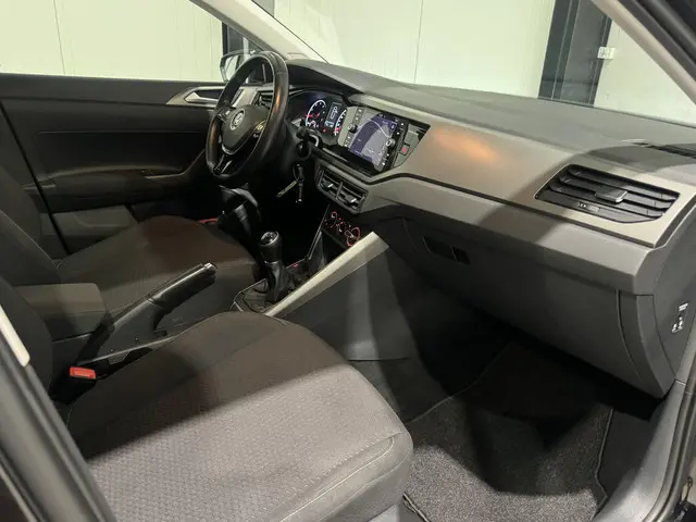 Volkswagen Polo 1.0 TSI R-LINE 2019 Benzine 11