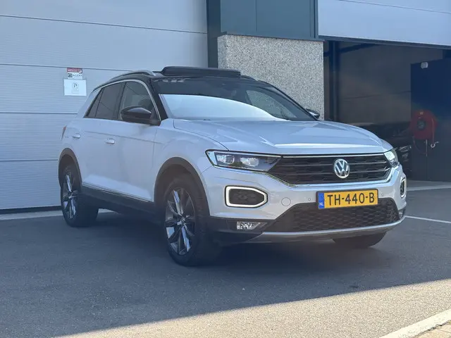 Volkswagen T-Roc 3