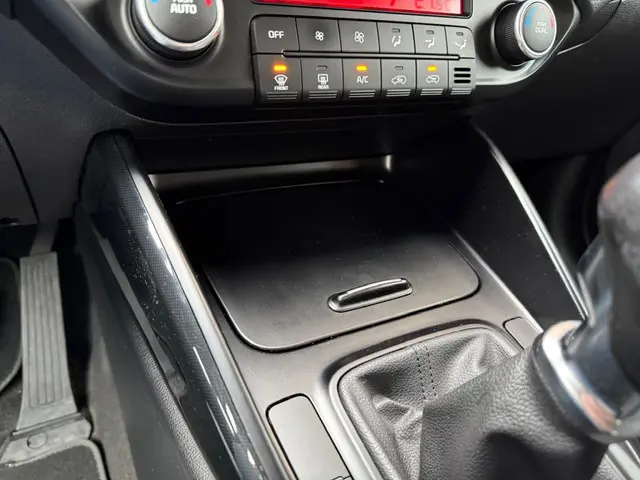 Kia Carens 1.6 GDi ExecutiveL. 2016 Benzine 24