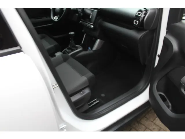 Citroën C3 Aircross 1.2 PureTech Shine 2021 Benzine 10