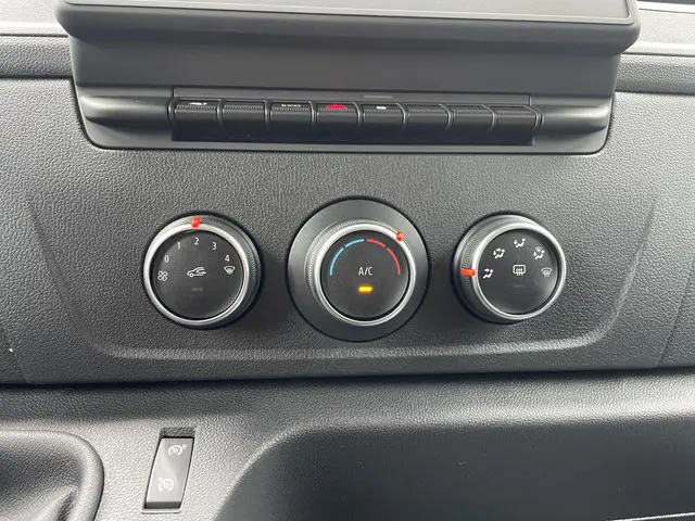 Nissan Interstar 2.3 dCi L2H2 N-Connecta 2024 Diesel 12