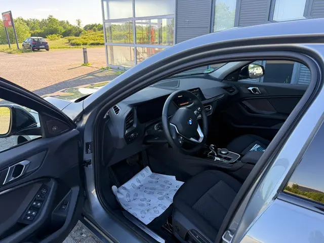 BMW 1 Serie 118i 2024 Benzine 9