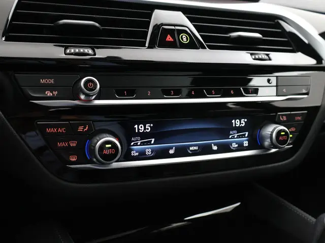 BMW 5 Serie 540i M-SPORT 2022 Benzine 44