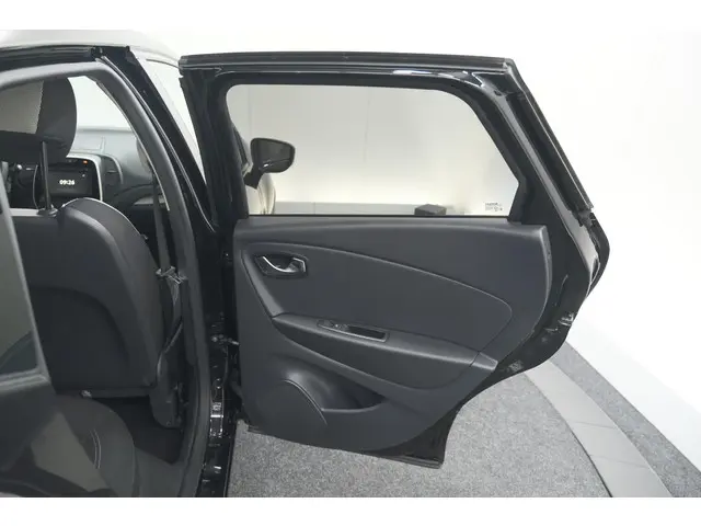 Renault Captur TCe 90 Limited 2017 Benzine 55