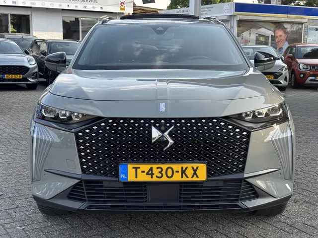 DS DS 7 E-Tense 300 4x4 Opéra 2023 Hybride Benzine 10