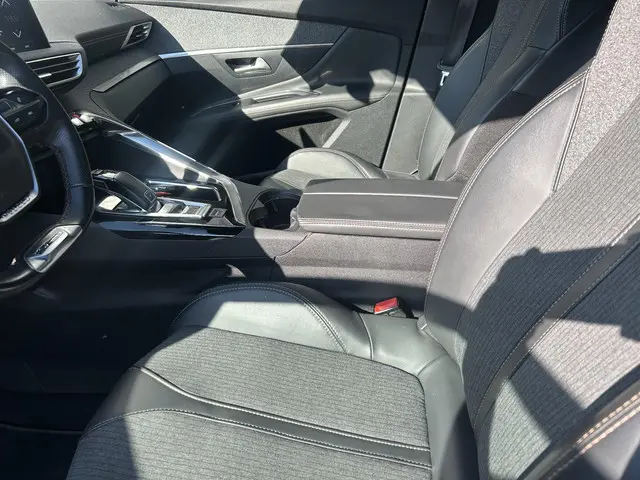 Peugeot 3008 1.2 PureTech GT -Line automaat 2017 Benzine 7