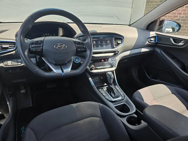 Hyundai IONIQ 1.6 GDi i-Motion 2018 Hybride Benzine 29
