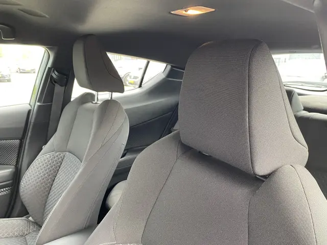 Toyota C-HR 1.8 Hybrid Active 2022 Hybride Benzine 11