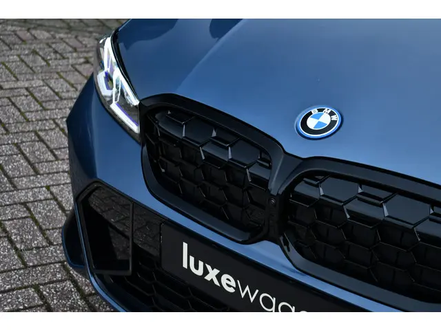 BMW 3 Serie Touring 330e M-Sport 2025 Hybride Benzine 71