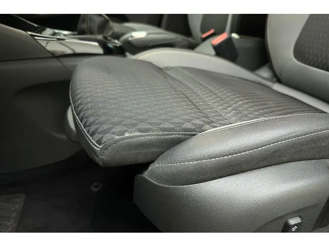 Opel Crossland X 1.2 Turbo Innovation 2019 Benzine 17