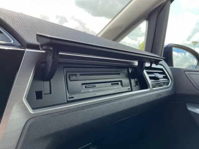 Volkswagen Touran 1.2 TSI Comfortline 7p 2016 Benzine 24