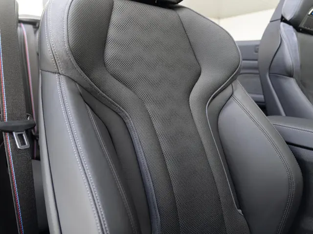 BMW M4 Cabrio Competition xDrive 2022 Benzine 14