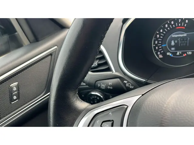 Ford S-Max 2.5 FHEV Titanium 7P 2022 Hybride Benzine 18