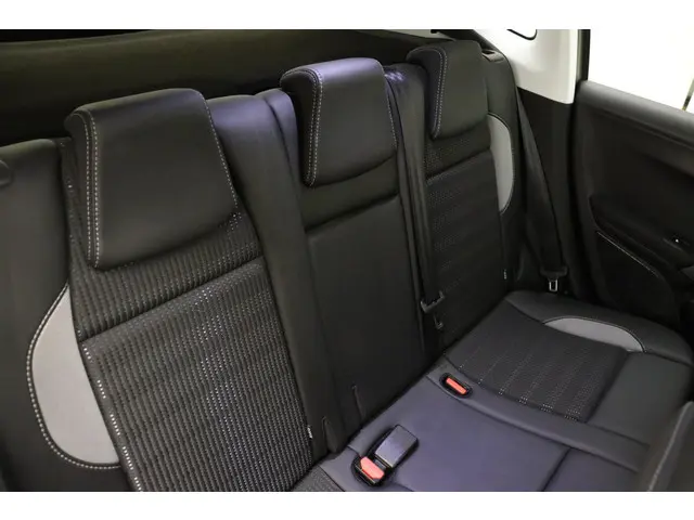 Peugeot 2008 1.2 PureTech Allure 2017 Benzine 17