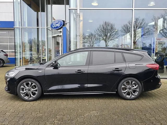 Ford Focus 1.0 EcoBoost Hybrid ST Line 2025 Benzine 2