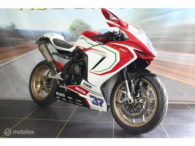 MV Agusta F3 800 EAS RC edition 2015 Benzine 10