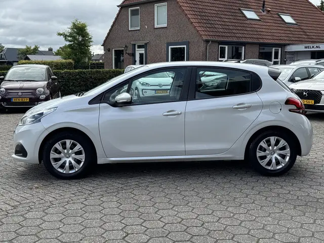 Peugeot 208 1.2 PureTech Blue Lion 2016 Benzine 4