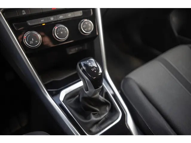 Volkswagen T-Roc 1.5 TSI ACT Life 2023 Benzine 12