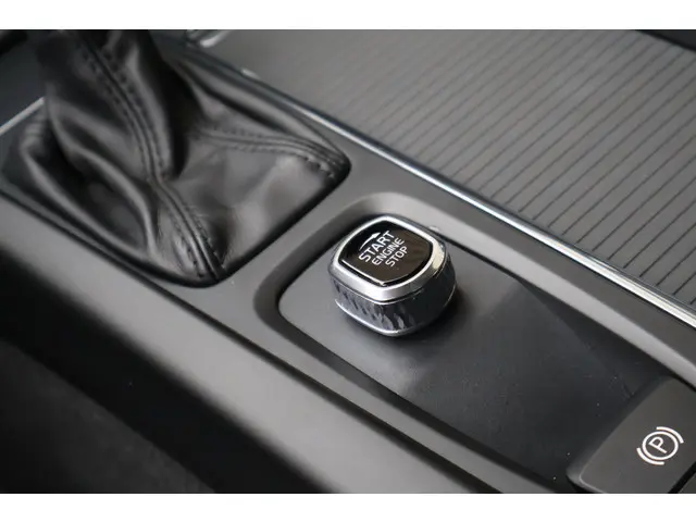 Volvo XC60 T5 Momentum 2019 Benzine 35