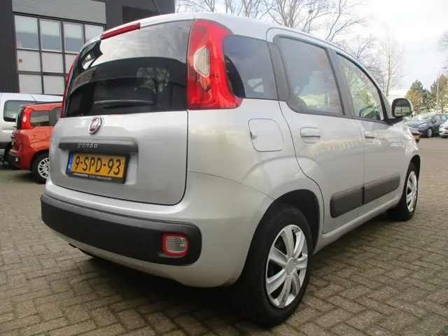 Fiat Panda 0.9 TwinAir Lounge 2013 Benzine 12