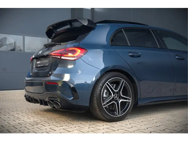 Mercedes-Benz A-Klasse AMG 35 4MATIC 2022 Benzine 29