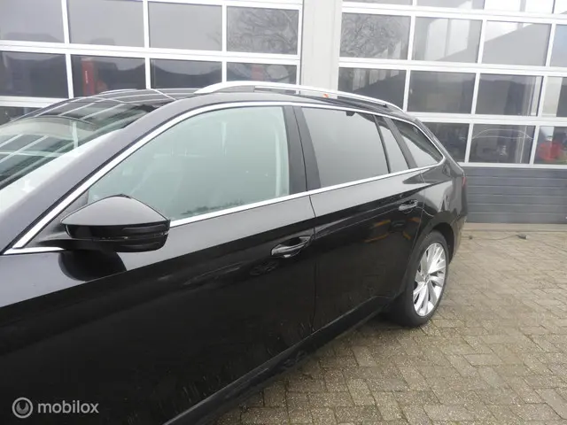 Škoda Superb Combi 1.8 TSI Business 2016 Benzine 3
