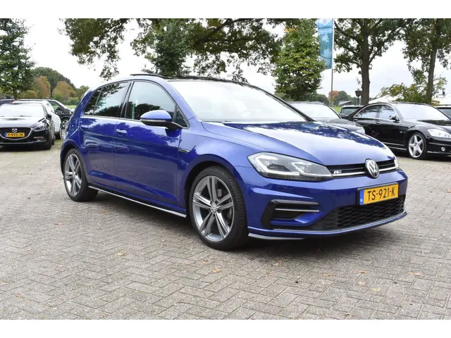 Volkswagen Golf 1.5 TSI Highline Business R 2018 Benzine 2