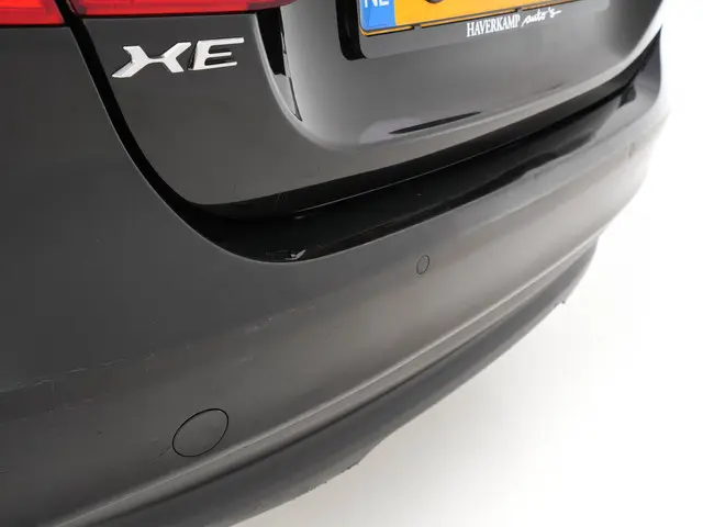 Jaguar XE 2.0 D Pure In-Control-Pack 2016 Diesel 32