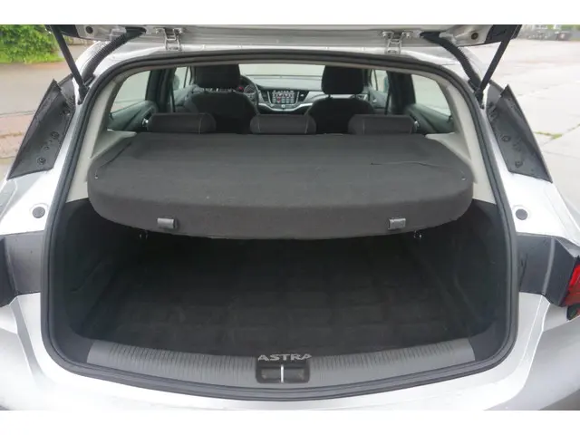 Opel Astra 1.0 Edition * Navi * LM Velgen * 2016 Benzine 19