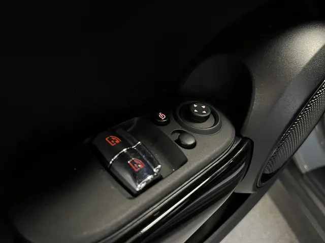 MINI Cooper 1.5 Business Edition 2021 Benzine 32