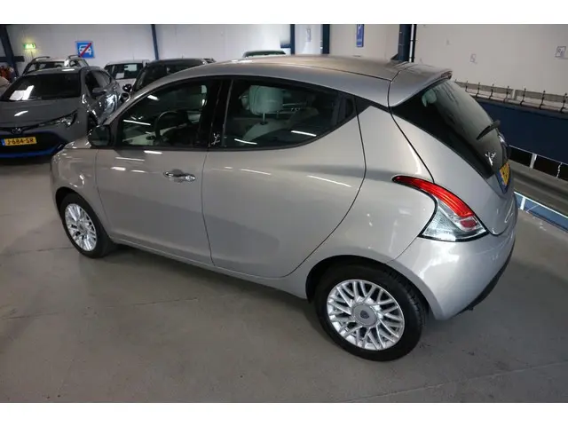 Lancia Ypsilon 1.2 Gold / LEUK MODEL ! ! ! 2014 Benzine 14